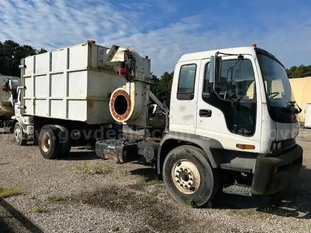 2008 Isuzu T7F042-FVR Leaf Vacuum Truck