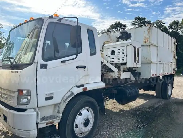 2010 Mitsubishi Fuso FM330 Leaf Vacuum Truck