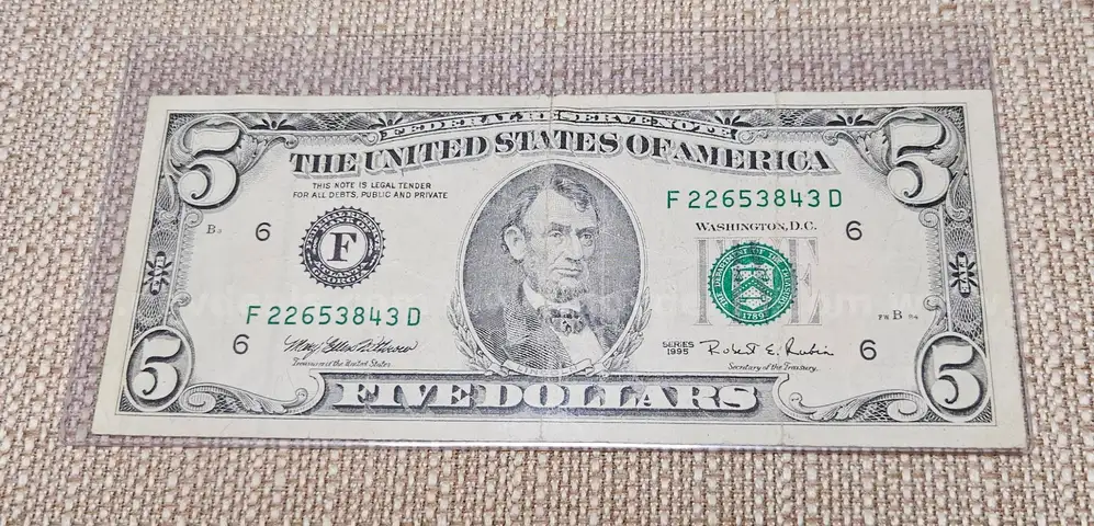 1995 Five Dollar in Holder $5