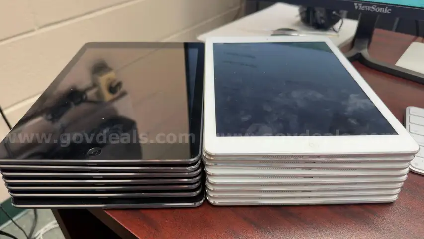 iPad Air  1st Gen QTY 19