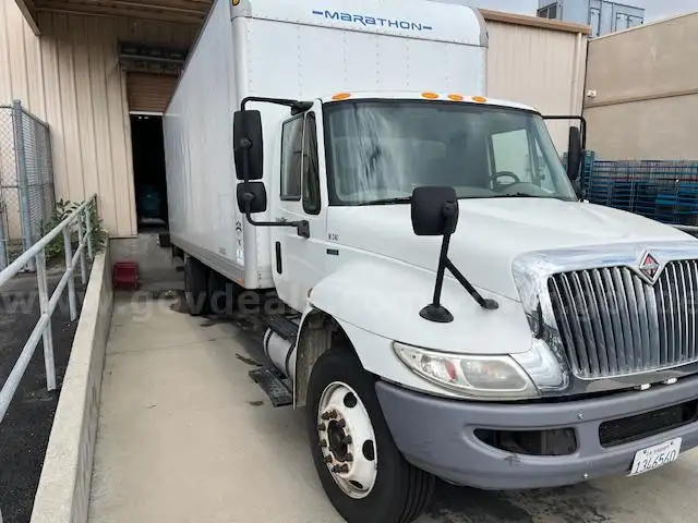 2011 International 4300 7.6 L6 Diesel box truck