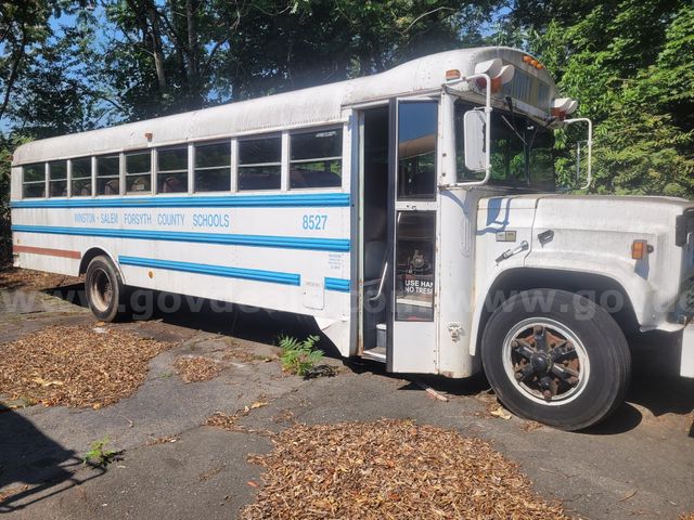 1990, 60 Passenger bus | AllSurplus