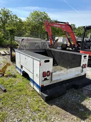 2006 MORRISON UTILITY TRUCK BODY