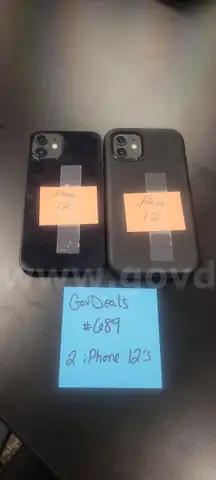 2 iPhone 12&#x27;s (1 w/ case)