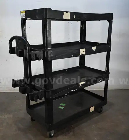 Rubbermaid Utility Cart with Lipped Plastic Shelves: 700 lb Load Capacity