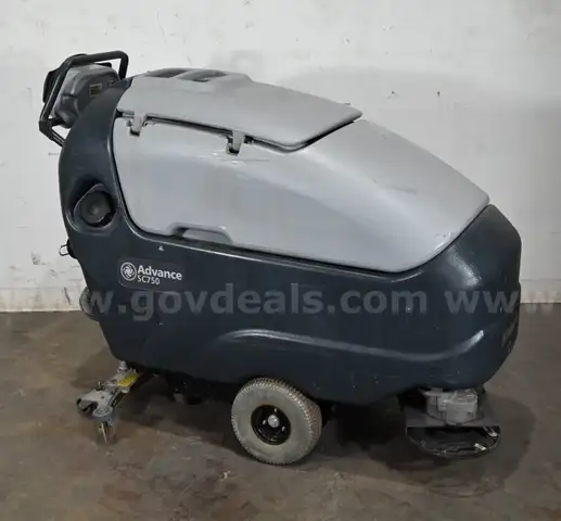 Advance SC750-28D Floor Scrubber