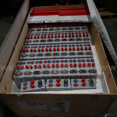 Lot of (96) Saft Ni-Cd batteries SBH 39-2 w/ 300L of Potassium Hydroxide Electrolyte
