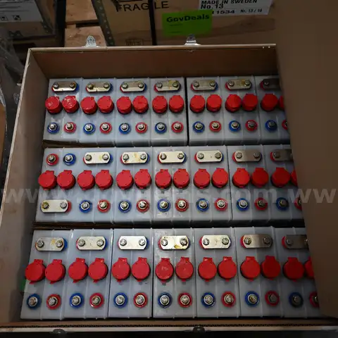 Lot of (96) Saft Ni-Cd batteries SBH 29-2 w/ 300L of Potassium Hydroxide Electrolyte