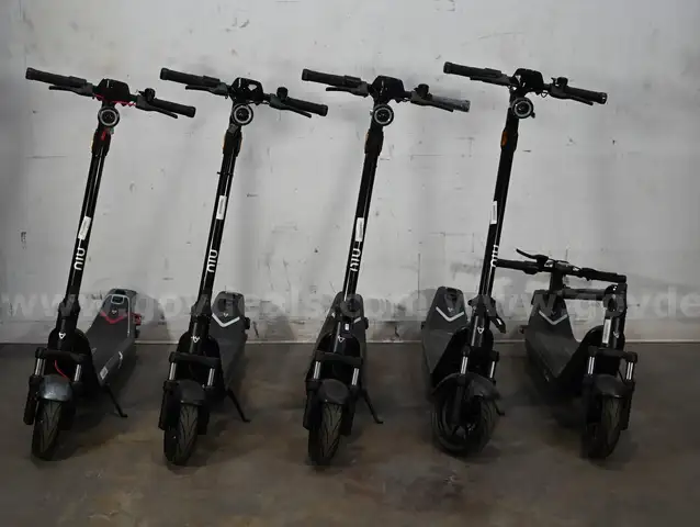 Lot of (5) Niu E-Scooters *Floor Models* For parts or repair