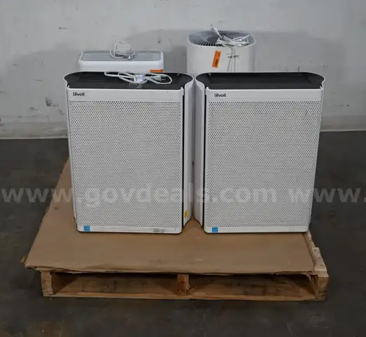 Lot of (4) Levoit Air Purifiers