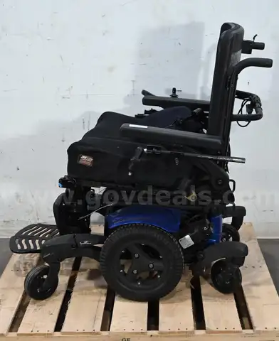 Quickie QM-715 Power Wheelchair