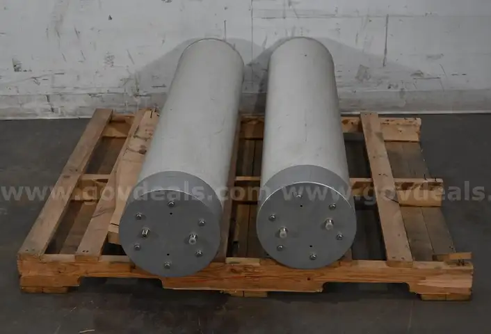 Lot of (2) 900 MHz, 10 dBi, Dual Pol 45 Slant Omni Antenna, 2-Port