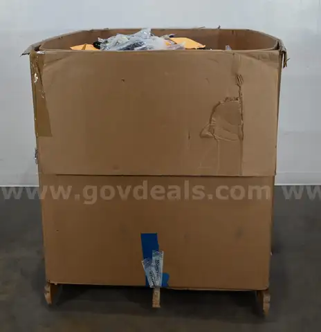 GAYLORD OF MISC NEW CABLES &#x22;HDMI, DVI, USB, POWERCABLES, VGA AND MORE&#x22;