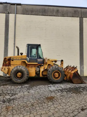 1999 CASE 621B Wheel loader.