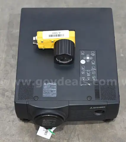 Mitsubishi LVP-X300U LCD Projector W/ Remote and Manual and Cognex Industrial Vision Camera For In-Sight 5000 System