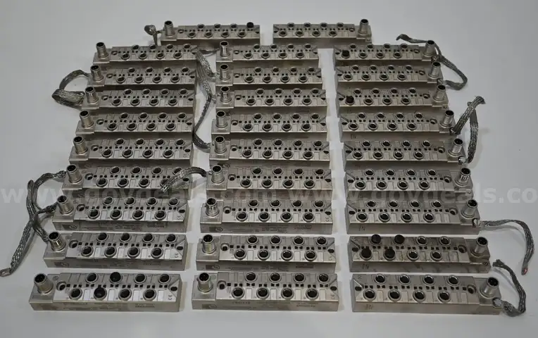 Lot of (29) Balluff BNI0093 Active Splitter
