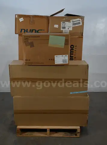 Lot of Laboratory Equipment