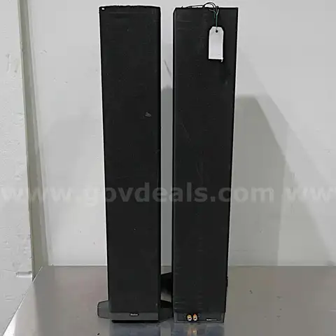 Lot of (2) Boston Acoustics VR950 2-Way Bass Reflex Tower Speakers
