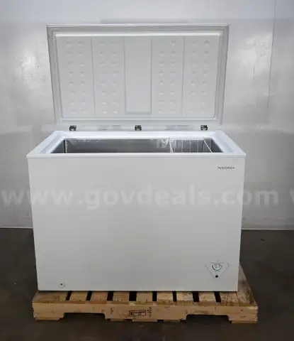 Insignia 10.2 Cu. Ft. Garage-Ready Chest Freezer