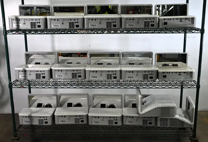 Lot of (12) SMART LightRaise 60wi and (2) SMART UF70 Ultra-Short-Throw Projector