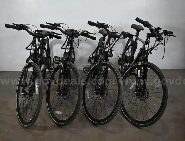 Lot of (4) Aventon Soltera 7 E-Bikes *For Parts or Repair*