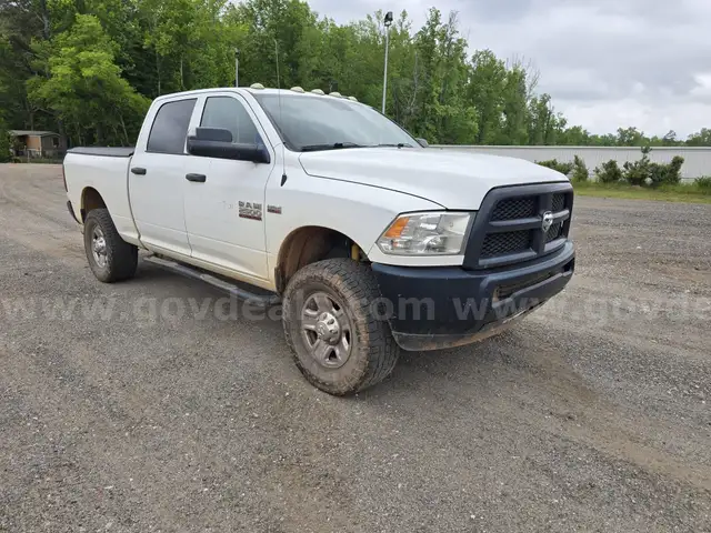 2016 RAM 2500 4WD Crew Cab Pickup