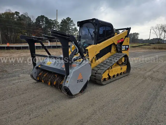 2017 Caterpillar 299D2XHP Compact Track Loader with FAE Mulching Head