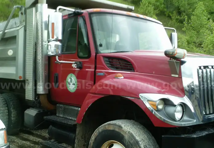 2008 INTERNATIONAL 7400 TANDEM AXLE DUMP TRUCK