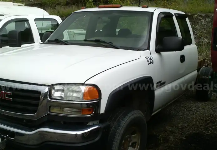 2007 GMC 3500 SIERRA 4x4 1-TON - PICKUP TRUCK