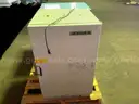LOT OF VARIOUS PIECES OF SCIENTIFIC EQUIPMENT