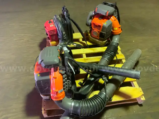 2 HUSQVARNA 570 BTS X-TORQ SE 561 82 BACKPACK BLOWERS AND 1 SHINDAIWA BACKPACK BLOWER