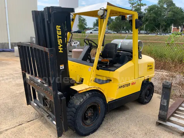 2010 HYSTER 100 FORKLIFT