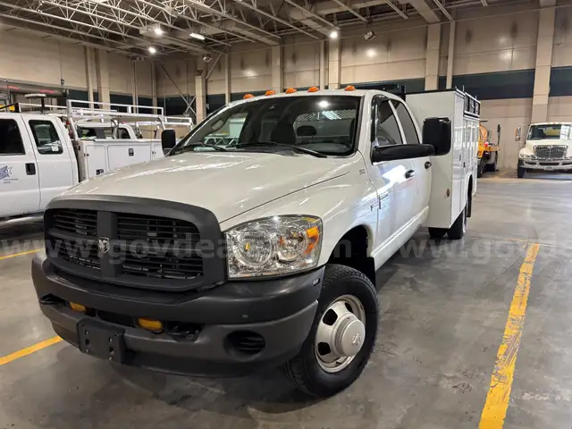 2007 Dodge Ram 3500 4WD - ** LOW MILES **