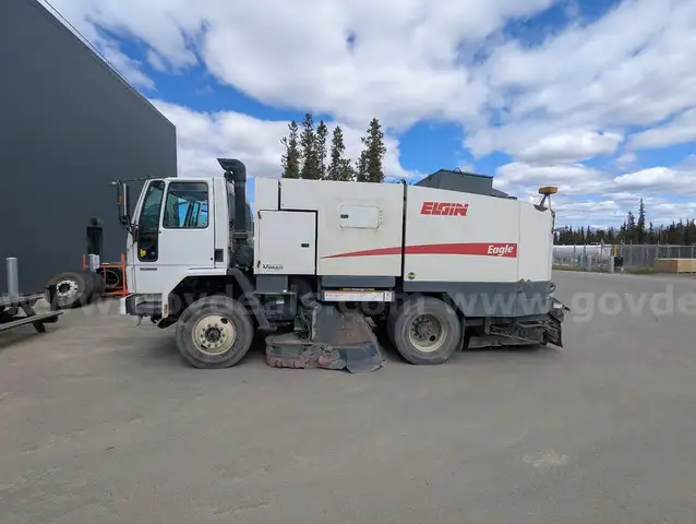 2006 Sterling Elgin Eagle Street Sweeper - 5.9L L6 Cummins ISB Diesel Engine