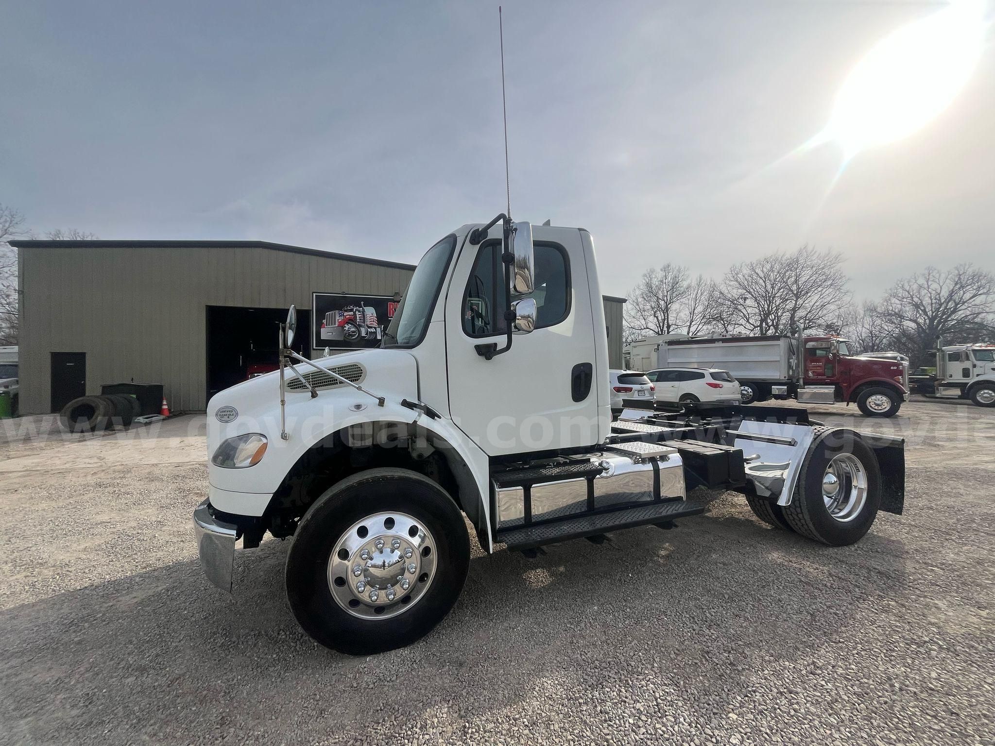 Photo of a 2009 Freightliner M2 106