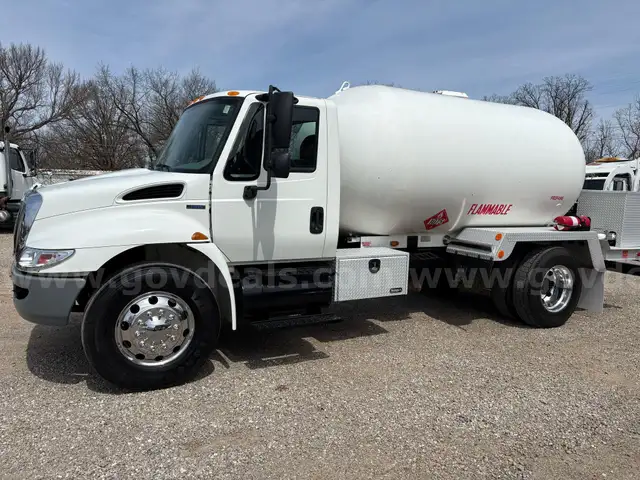 2010 International 4300 S/A Propane Tank Truck