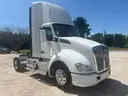 2016 Kenworth T680 4x2 S/A Day Cab Truck Tractor