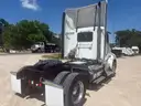 2016 Kenworth T680 4x2 S/A Day Cab Truck Tractor
