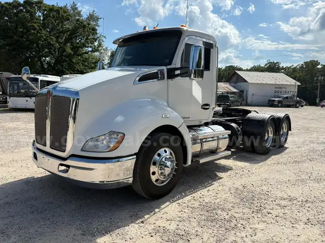 2018 Kenworth T680 6X4 T/A Day Cab Truck Tractor