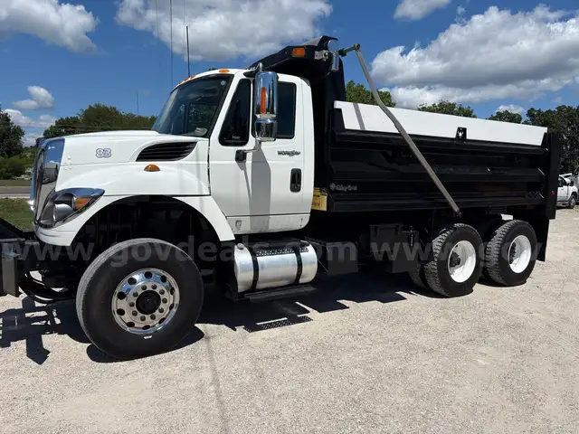 2014 International 7400 T/A Dump Truck