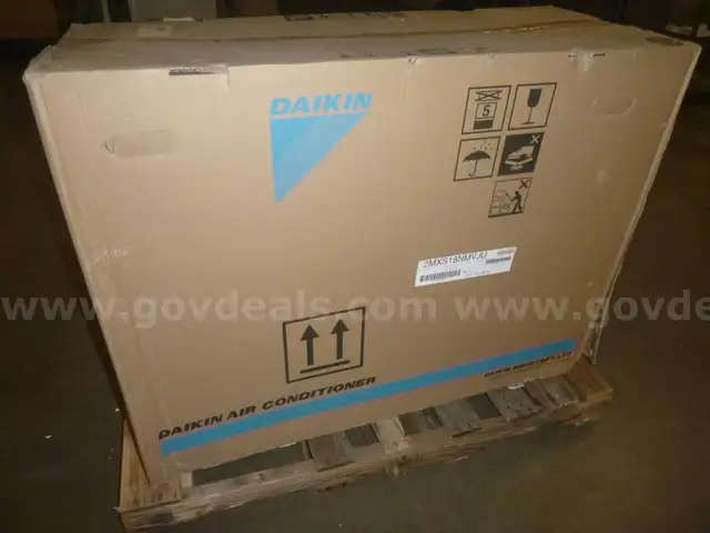(1) Daikin 2 Zone Outdoor Heat Pump Unit Mi 18,000 BTU New/Unused
