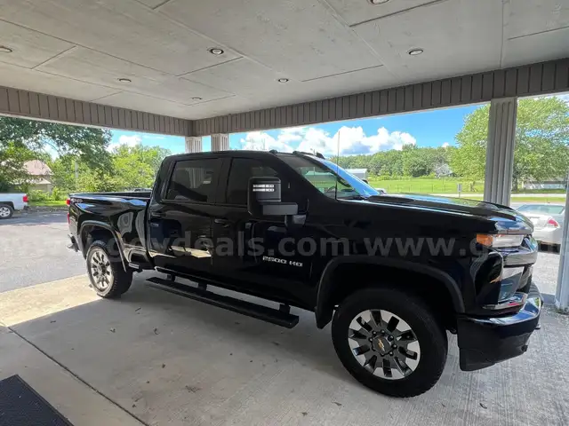 2023 Chevrolet Silverado 2500HD Custom Crew Cab Short Box 4WD