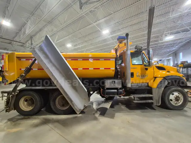 2013 International WorkStar 7600 Tandem Axle Dump Truck w/ Snow Plow Equipment