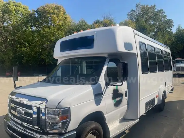 2018 FORD E450