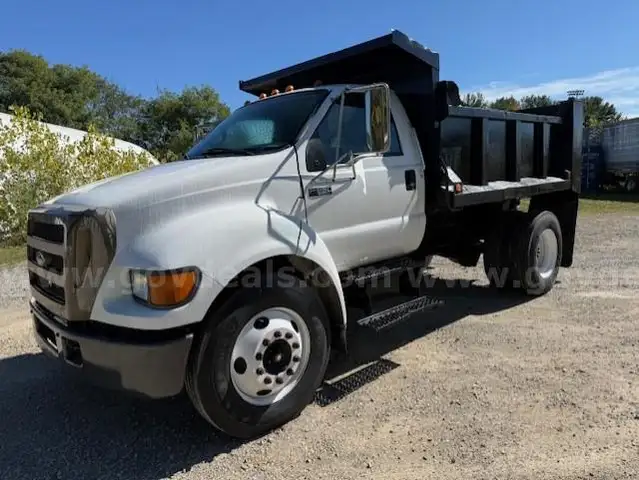 2004 Ford F-650 SD S/A Dump Truck