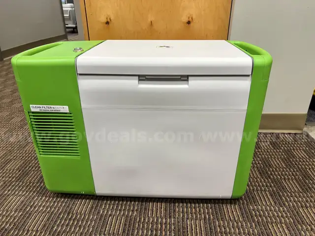 UltraCold Vaccine Cooler - DOES NOT HOLD ULTRA COLD TEMPS FOR PHARMACEUTICAL USE