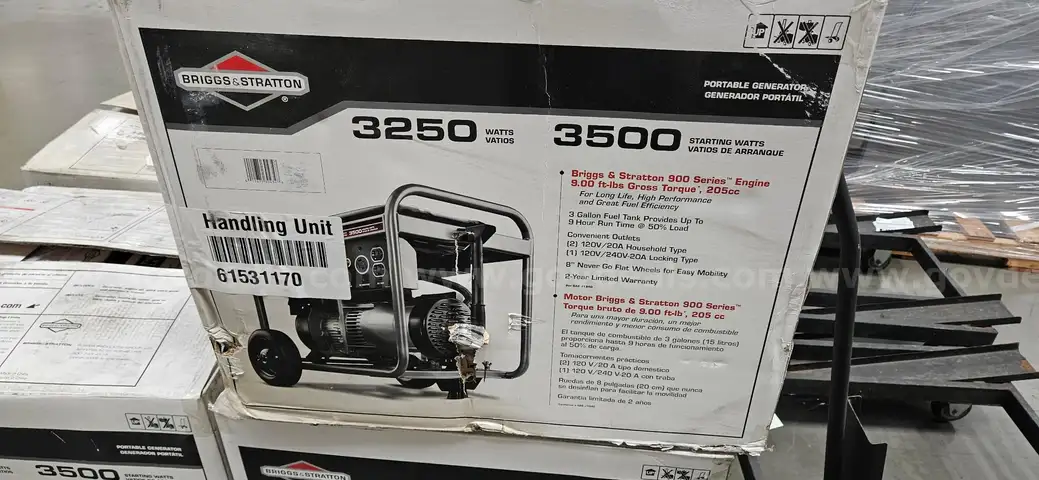 Briggs &#x26; Stratton 900 Series Portable Generator (w/o box)