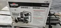 Briggs &#x26; Stratton 900 Series Portable Generator (w/o box)