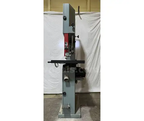 12&#x201D; Delta Bandsaw with blade