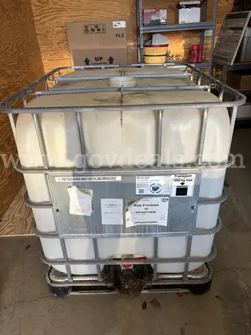 (1) Water Tote/Tank